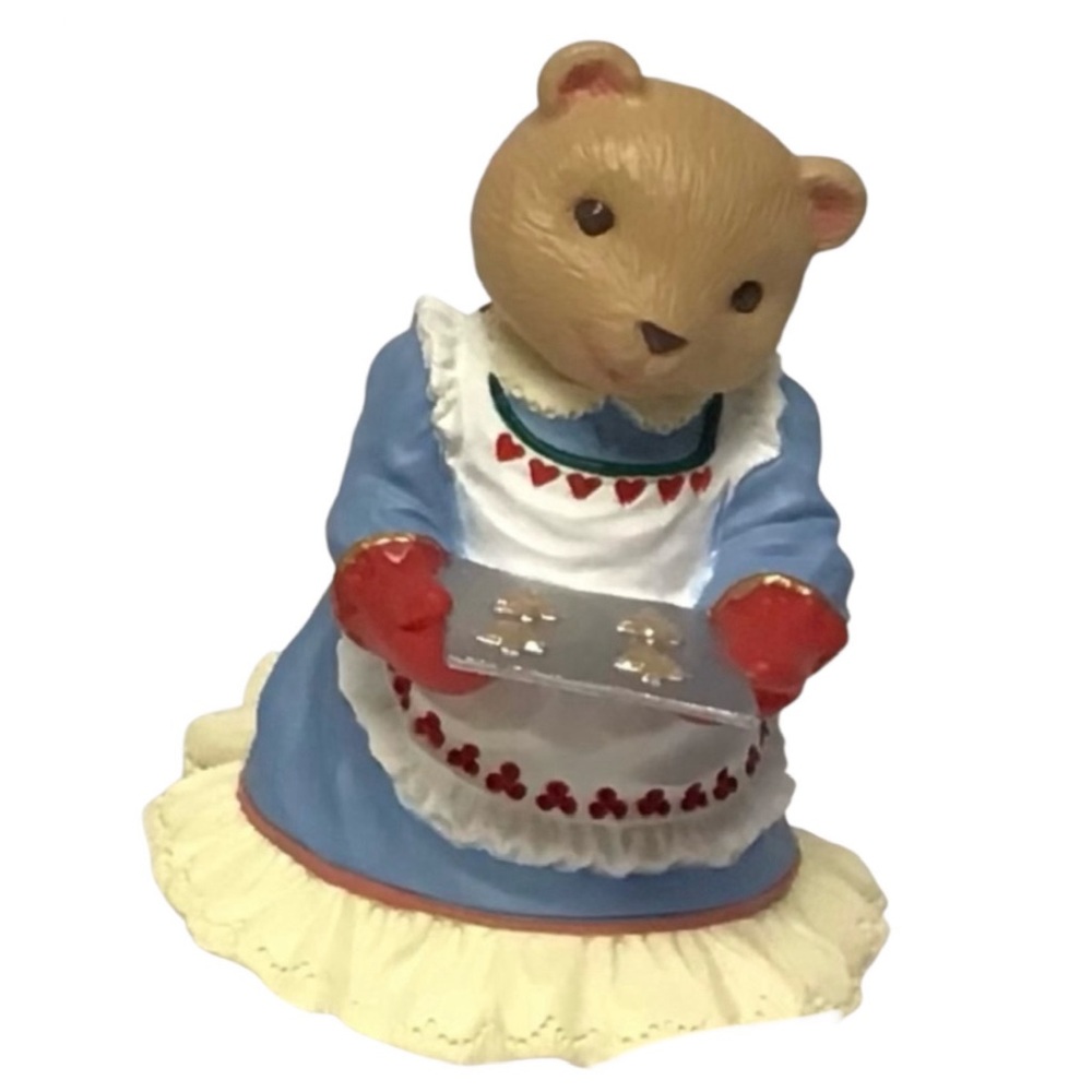 Hallmark 1993 “Mama Bearinger” Christmas Ornament